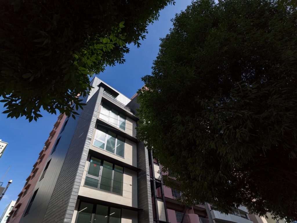 P0000_アル・エルビル_0184_外景_210227