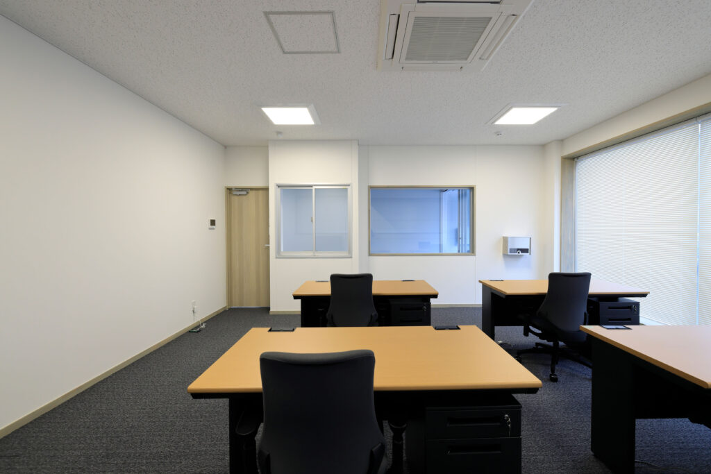 P0607_1411_受付・経理室_230302