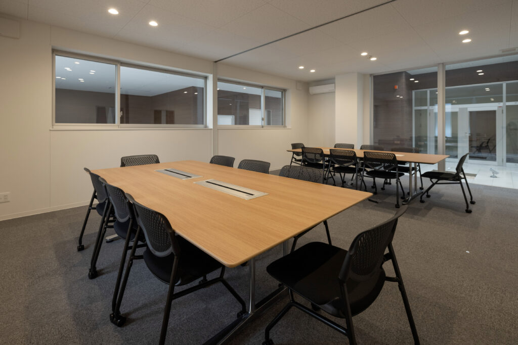 P0809_KEM_220831_1406_応接室12